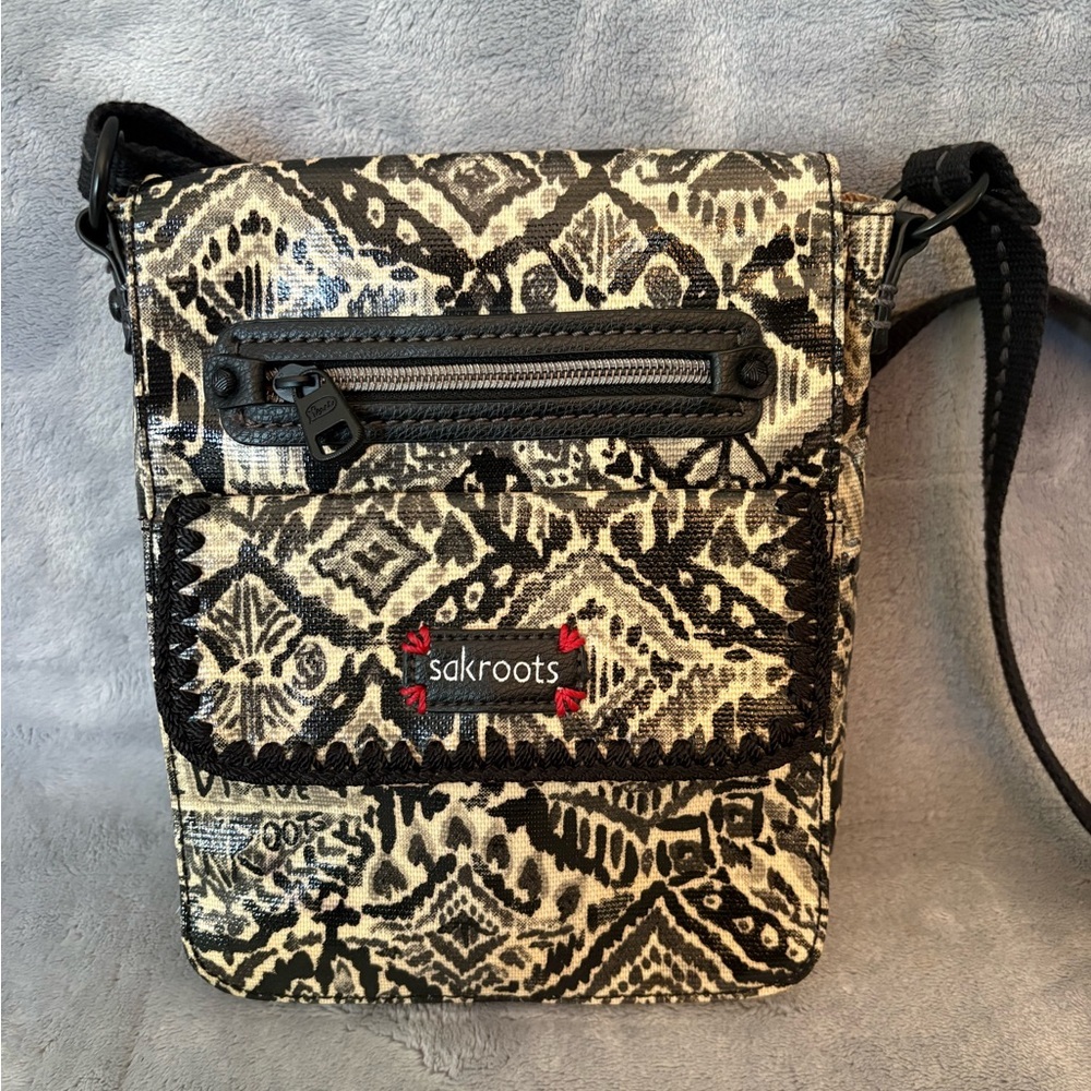 ❤️ Sakroots Artist Circle Small Flap Crossbody Messenger bag